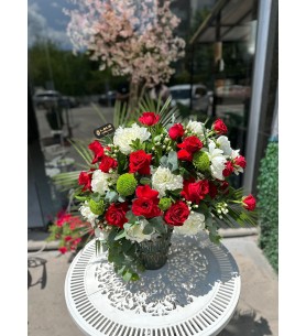 Kırmızı Gül & Beyaz Şakayık Buketi